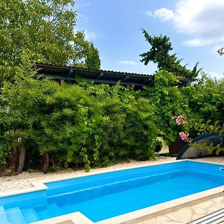 Bokalu With Private Pool Apartment Porec Bagian luar foto